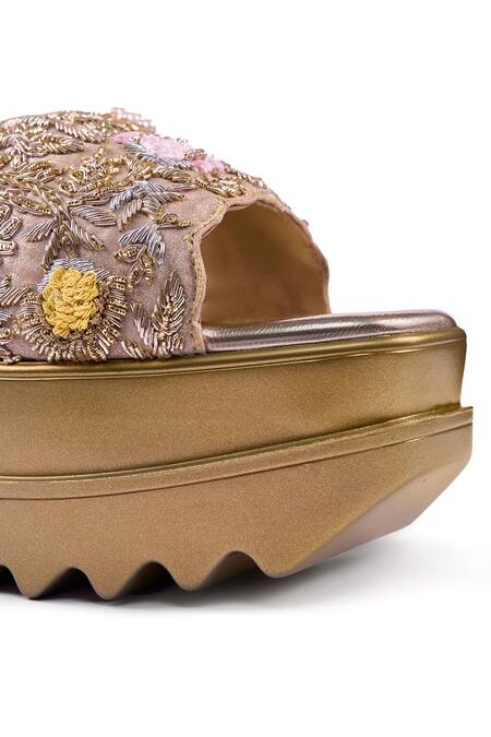 Shop_Anaar_Gold Embroidery, Beads, Pearls Bollynight Wedges 