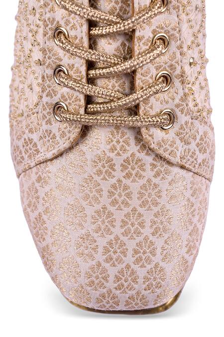 Shop_Anaar_Off White Pitara Wedge Embroidered Sneakers _Online_at_Aza_Fashions