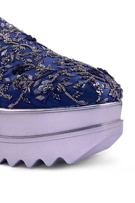 Anaar_Blue Symphony Wedge Embroidered Sneakers _Online_at_Aza_Fashions