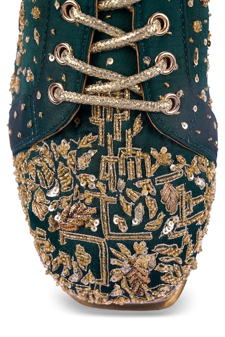 Shop_Anaar_Green Pathaka Wedge Embroidered Sneakers 