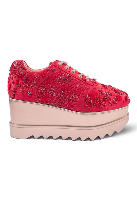 Anaar_Red Mirchi Lights Wedge Embroidered Sneakers _Online_at_Aza_Fashions