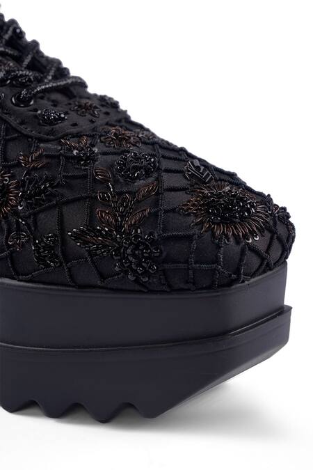 Buy_Anaar_Black Afterglow Wedge Embroidered Sneakers 