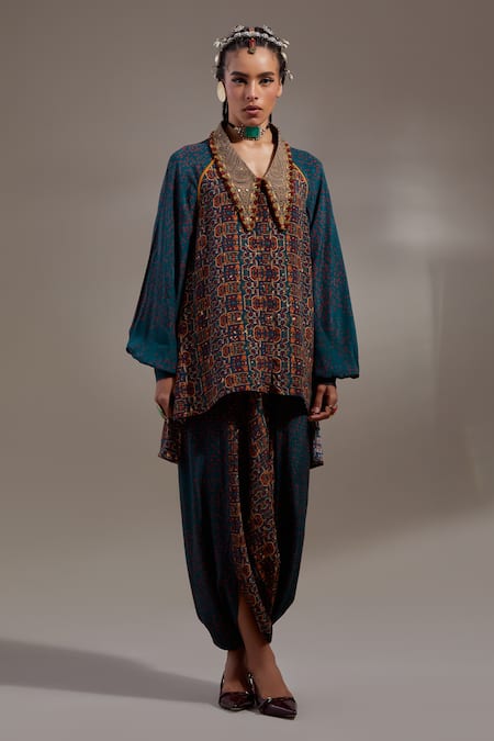 Aseem Kapoor Teal Crepe Embroidery, Beads, Sequins V-neck Atri Straight Shirt Online at Aza Fashions Aseem Kapoor_Teal Crepe Embroidery, Beads, Sequins V-neck Atri Straight Shirt _Online_at_Aza_Fashions