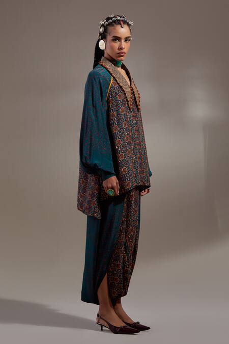 Aseem Kapoor Teal Crepe Embroidery, Beads, Sequins V-neck Atri Straight Shirt at Aza Fashions Aseem Kapoor_Teal Crepe Embroidery, Beads, Sequins V-neck Atri Straight Shirt _at_Aza_Fashions