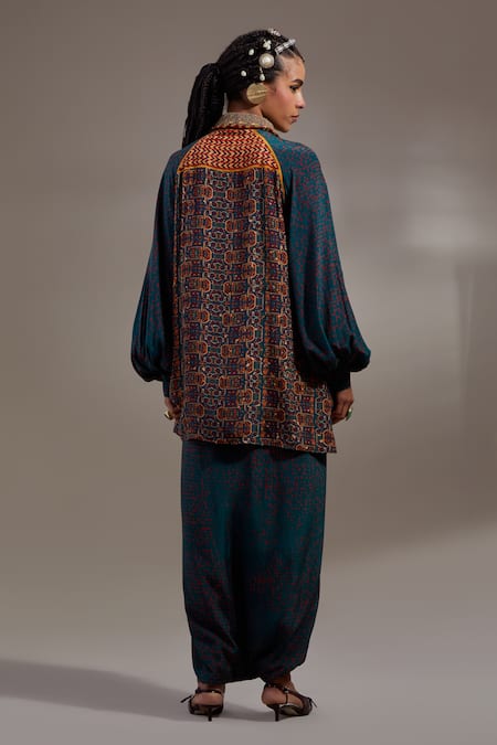 Shop Aseem Kapoor Teal Crepe Embroidery, Beads, Sequins V-neck Atri Straight Shirt at Aza Fashions Shop_Aseem Kapoor_Teal Crepe Embroidery, Beads, Sequins V-neck Atri Straight Shirt _at_Aza_Fashions