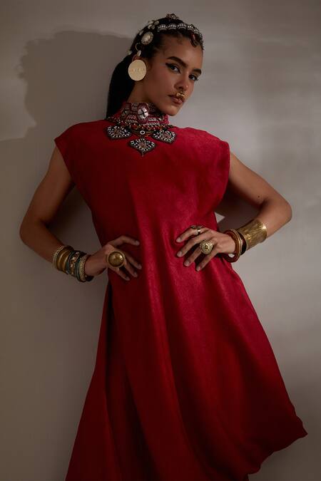 Aseem Kapoor Red Crinkle, Silk Embroidery High Neck Rasa Drop Shoulder Dress Online at Aza Fashions Aseem Kapoor_Red Crinkle, Silk Embroidery High Neck Rasa Drop Shoulder Dress _Online_at_Aza_Fashions