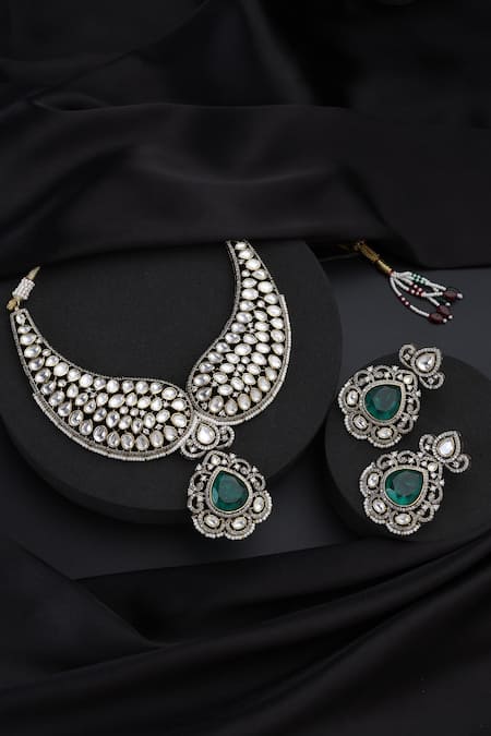 Swabhimann Emerald & Polki Necklace Set 