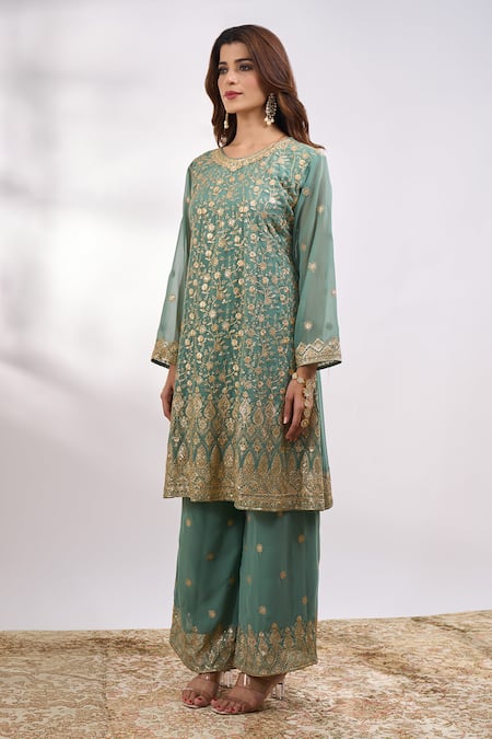 Shop_Alaya Advani_Blue Georgette Embroidery, Metallic Thread, Zari V-neck Floral Kurta Set _Online_at_Aza_Fashions