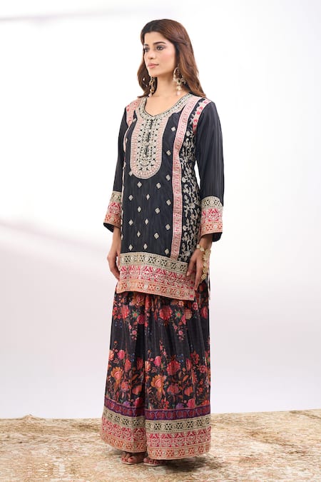 Buy_Alaya Advani_Black Georgette Embroidery V-neck Floret Kurta Sharara Set _Online_at_Aza_Fashions