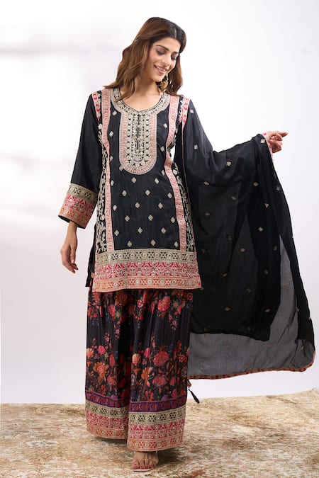 Buy_Alaya Advani_Black Georgette Embroidery V-neck Floret Kurta Sharara Set 