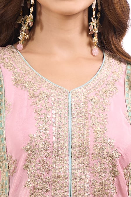 Buy_Alaya Advani_Pink Georgette Embroidery V-neck Flower Kurta Palazzo Set _Online_at_Aza_Fashions