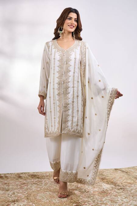 Shop_Alaya Advani_White Georgette Embroidery, Zari V-neck Floret Kurta Pant Set 