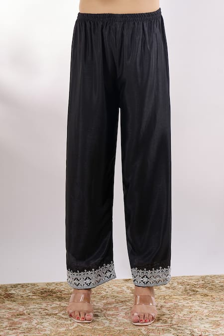 Shop_Alaya Advani_Black Georgette Embroidery, Cut Work V-neck Floral Kurta Pant Set _Online_at_Aza_Fashions