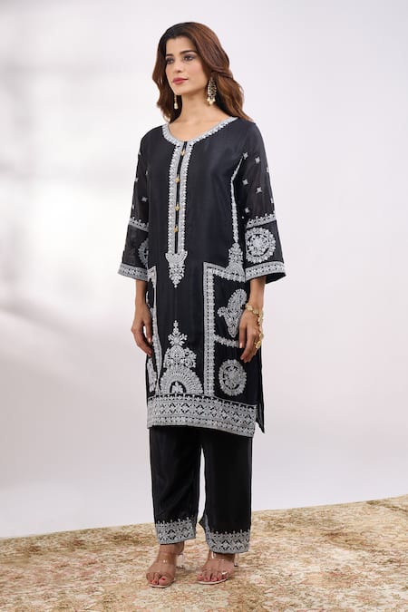 Buy_Alaya Advani_Black Georgette Embroidery, Cut Work V-neck Floral Kurta Pant Set 
