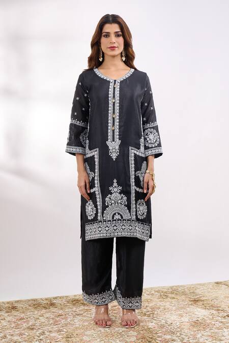 Shop_Alaya Advani_Black Georgette Embroidery, Cut Work V-neck Floral Kurta Pant Set 