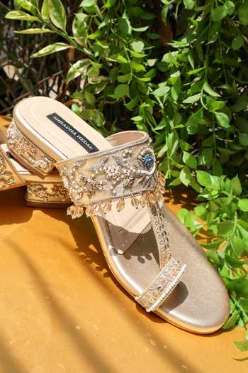 Shradha Hedau Footwear Couture_Gold Beads, Crystals, Embroidery, Aparjita Kolhapuri Heels With Toe Ring _Online_at_Aza_Fashions
