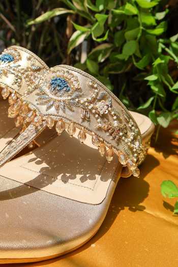 Buy_Shradha Hedau Footwear Couture_Gold Beads, Crystals, Embroidery, Aparjita Kolhapuri Heels With Toe Ring _Online_at_Aza_Fashions