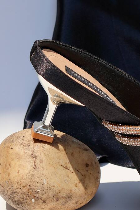 Buy_Shradha Hedau Footwear Couture_Black Rhinestones Lyra Satin Embellished Pointed Toe Heels 