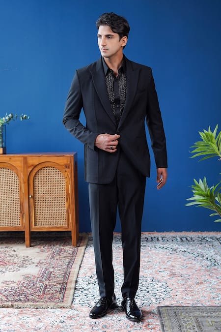 Philocaly Veyron Notch Lapel Directional Pintuck Tuxedo 