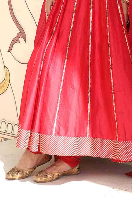 Buy_Amoree by Shikha Chaudhry_Red Silk Embroidery, Zari V-neck Begam Anarkali With Dupatta _Online_at_Aza_Fashions