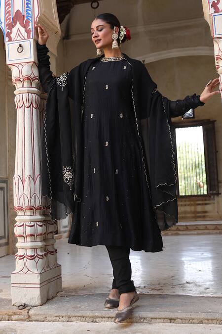 Buy_Amoree by Shikha Chaudhry_Black Silk Embroidery, Zari Round Neck Siyaah Anarkali Set 