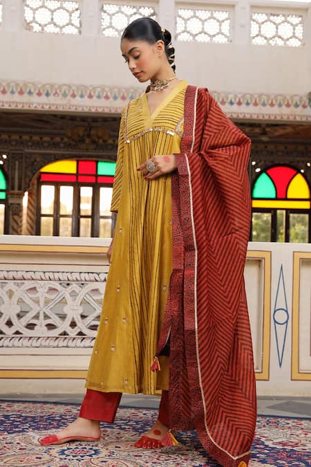 Buy_Amoree by Shikha Chaudhry_Yellow Chanderi Silk Embroidery, Sequins, Mishri Stripe Pattern Anarkali Set _Online_at_Aza_Fashions