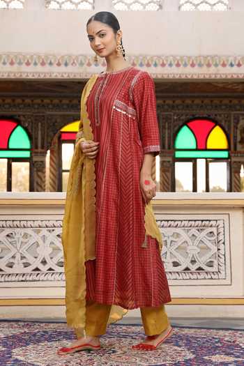 Amoree by Shikha Chaudhry_Maroon Silk, Silk, Embroidery Round Neck Kurta Set _Online_at_Aza_Fashions