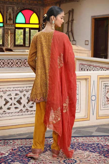 Shop Amoree by Shikha Chaudhry Yellow Chanderi Silk Embroidery Split V-neck Hand Block Print Kurta Set at Aza Fashions Shop_Amoree by Shikha Chaudhry_Yellow Chanderi Silk Embroidery Split V-neck Hand Block Print Kurta Set _at_Aza_Fashions