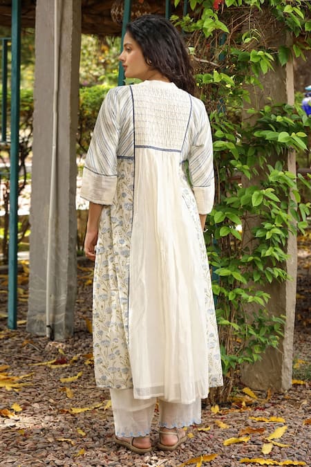 Shop Amoree by Shikha Chaudhry Off White Cotton, Silk Embroidery Mandarin Collar Asmee Floral Pattern Kurta Set at Aza Fashions Shop_Amoree by Shikha Chaudhry_Off White Cotton, Silk Embroidery Mandarin Collar Asmee Floral Pattern Kurta Set _at_Aza_Fashions