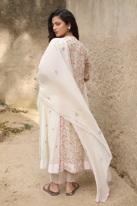 Shop Amoree by Shikha Chaudhry Off White Cotton, Silk Embroidery Round Neck Floral Pattern Gathered Kurta Set at Aza Fashions Shop_Amoree by Shikha Chaudhry_Off White Cotton, Silk Embroidery Round Neck Floral Pattern Gathered Kurta Set _at_Aza_Fashions