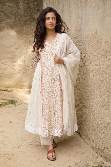 Amoree by Shikha Chaudhry Off White Cotton, Silk Embroidery Round Neck Floral Pattern Gathered Kurta Set 