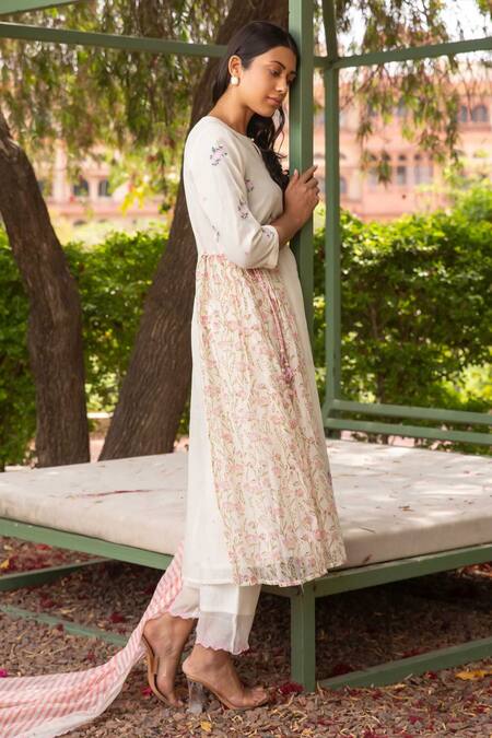 Amoree by Shikha Chaudhry Off White Cotton, Silk Embroidery Round Neck Butti Pattern Kurta Set Online at Aza Fashions Amoree by Shikha Chaudhry_Off White Cotton, Silk Embroidery Round Neck Butti Pattern Kurta Set _Online_at_Aza_Fashions