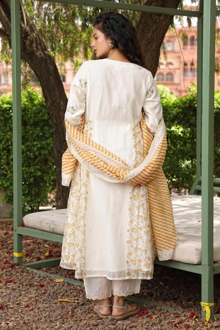 Amoree by Shikha Chaudhry Butti Pattern Kurta Set 