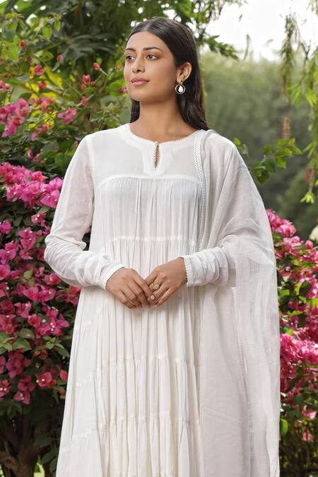 Amoree by Shikha Chaudhry_White Cotton Embroidery, Lace Round Neck Gathered Anarkali Set _Online_at_Aza_Fashions