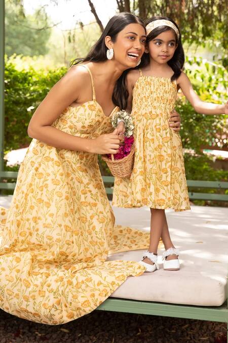 Buy_Amoree by Shikha Chaudhry_Yellow Cotton, Silk Embroidery Sweetheart Neck Floral Pattern Corset Dress _Online_at_Aza_Fashions
