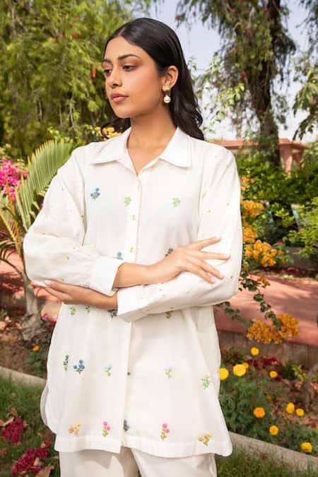 Shop_Amoree by Shikha Chaudhry_Off White Cotton, Silk Embroidery Collared Floral Shirt With Pant _Online_at_Aza_Fashions