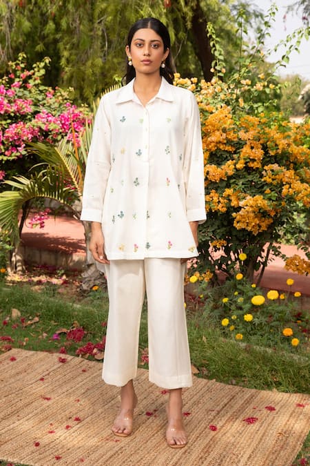 Amoree india Off White Cotton, Silk Embroidery Collared Floral Shirt With Pant 