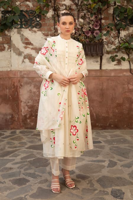 Amoree india Ivory Cotton Embroidery Mandarin Collar Bloom Pattern Kurta Set 
