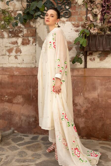Shop_Amoree by Shikha Chaudhry_Ivory Cotton Embroidery Mandarin Collar Bloom Pattern Kurta Set 