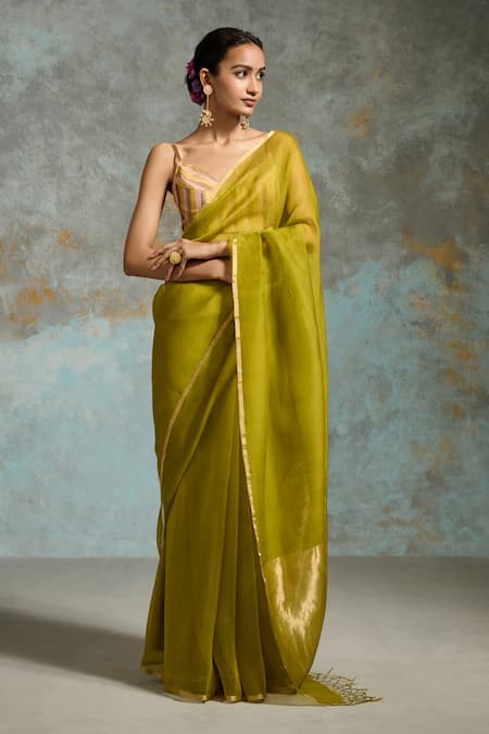 Dressfolk Ujjwala Organza Saree With Unstitched Blouse Piece 