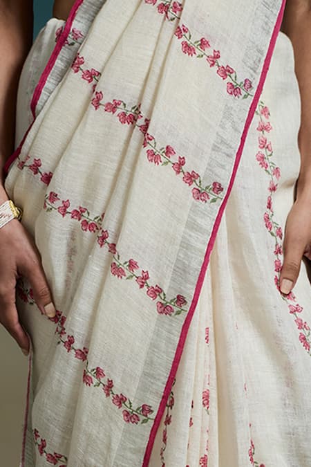 Shop_Dressfolk_White Handloom Cotton, Linen Zari Tuhina Saree With Unstitched Blouse Piece