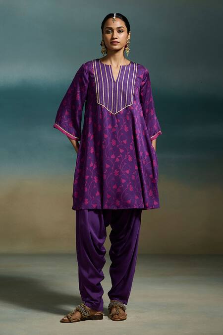 Buy_Dressfolk_Purple Modal, Satin Foil Printing, Zari Split V-neck Revati Printed Kurta Set_Online_at_Aza_Fashions
