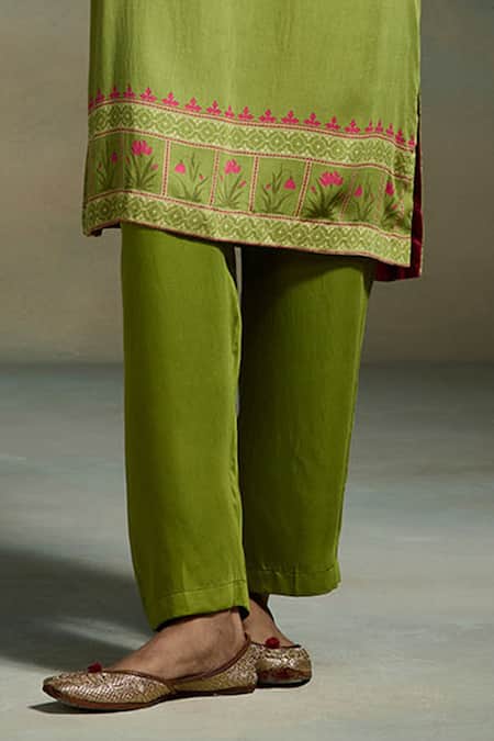 Dressfolk_Green Modal, Satin Embroidery, Sequins Split Kiyana Placement Print Kurta Set_Online_at_Aza_Fashions