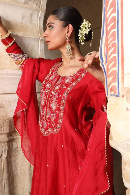 Shop_Amoree by Shikha Chaudhry_Red Silk Embroidery, Sequins Round Neck Zaheen Floral Short Anarkali Set _Online_at_Aza_Fashions