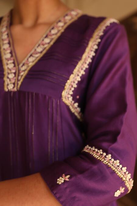Amoree by Shikha Chaudhry_Purple Silk Embroidery, Beads, Zari V-neck Butti Work Kurta Set _Online_at_Aza_Fashions