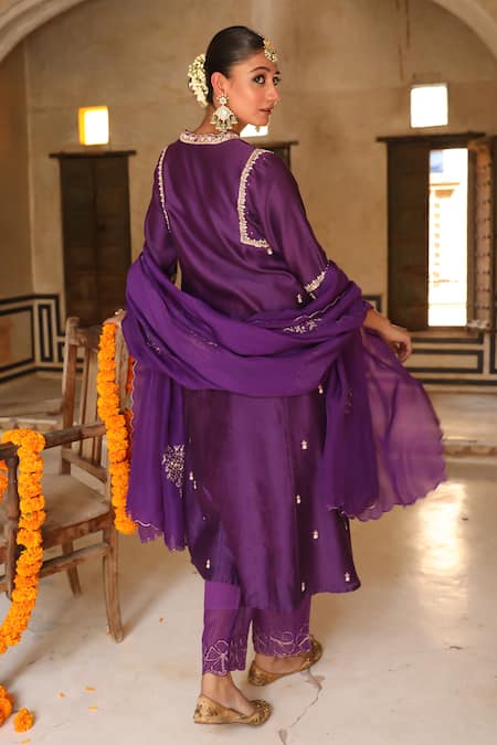 Amoree india Butti Work Embroidered Kurta Set 