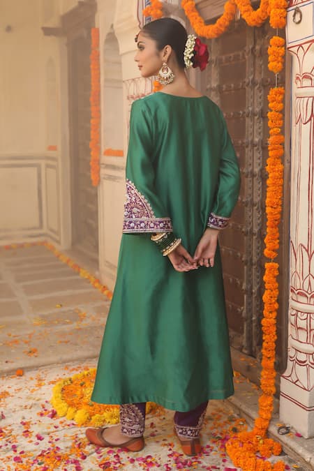 Amoree india Heena Embroidered Kurta Set 