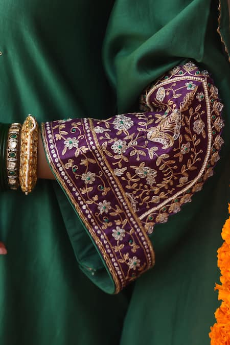 Amoree by Shikha Chaudhry_Green Silk Zari, Embroidery V-neck Heena Kurta Set _at_Aza_Fashions