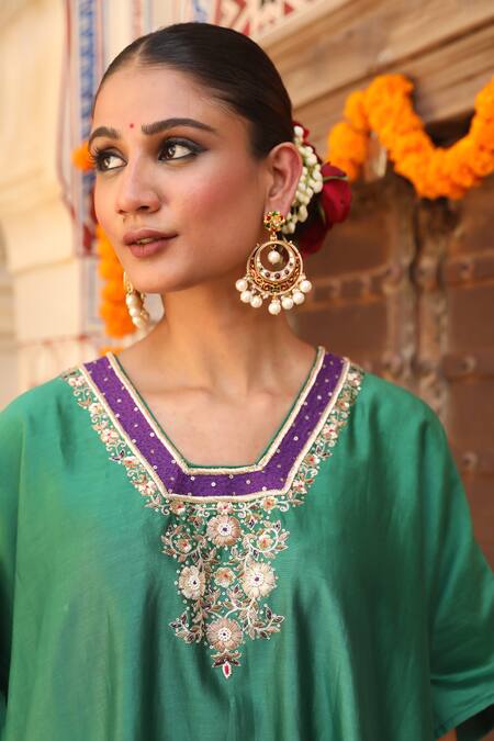 Amoree by Shikha Chaudhry_Green Silk Embroidery, Sequins, Tassels V-neck Hazel Kaftan Set _Online_at_Aza_Fashions