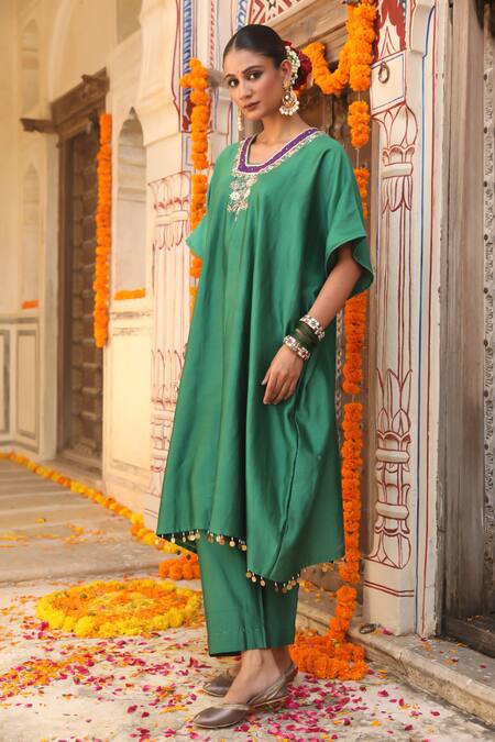 Shop_Amoree by Shikha Chaudhry_Green Silk Embroidery, Sequins, Tassels V-neck Hazel Kaftan Set _Online_at_Aza_Fashions
